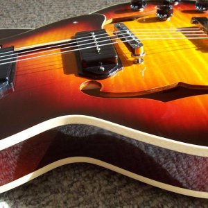 H525 - body closeup