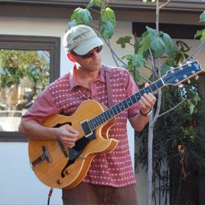 H575 - Solid Mahogany Back & Sides,  Spruce Top