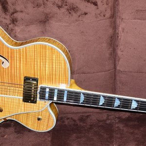 Jay's 2000 Thin body Maple top Golden Eagle