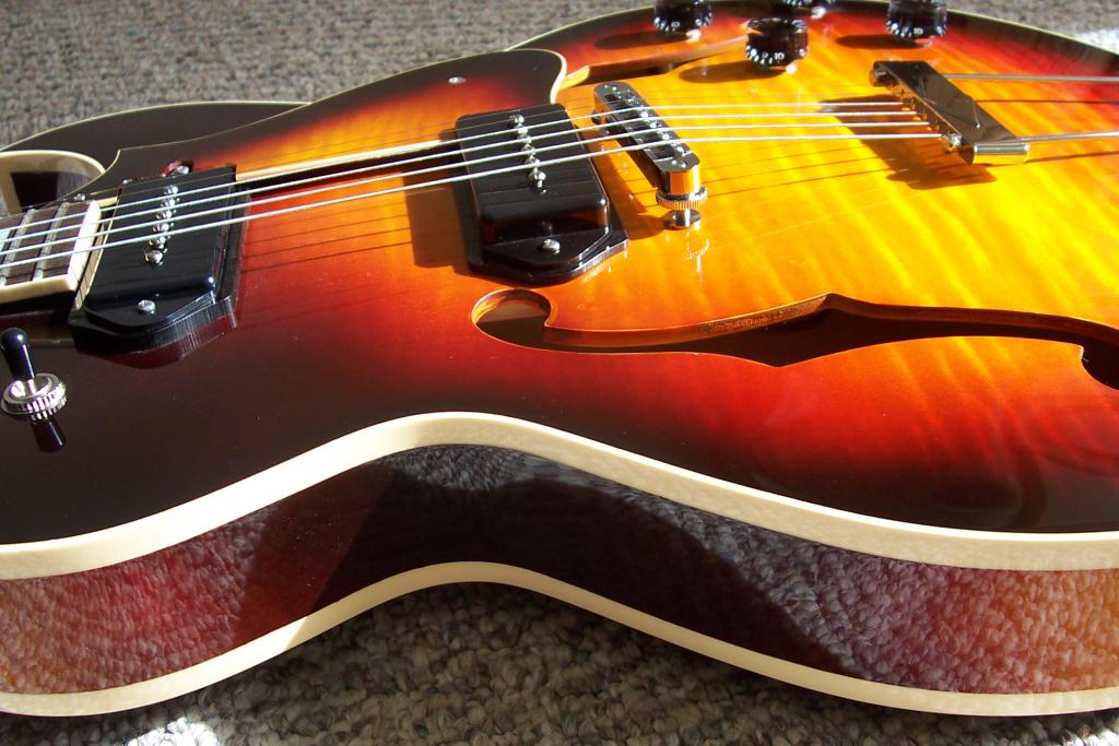 H525 - body closeup