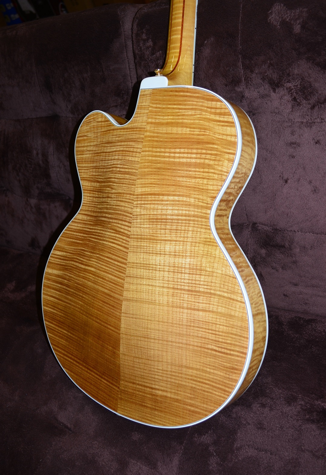 Jay's 2000 Thin body Maple top Golden Eagle