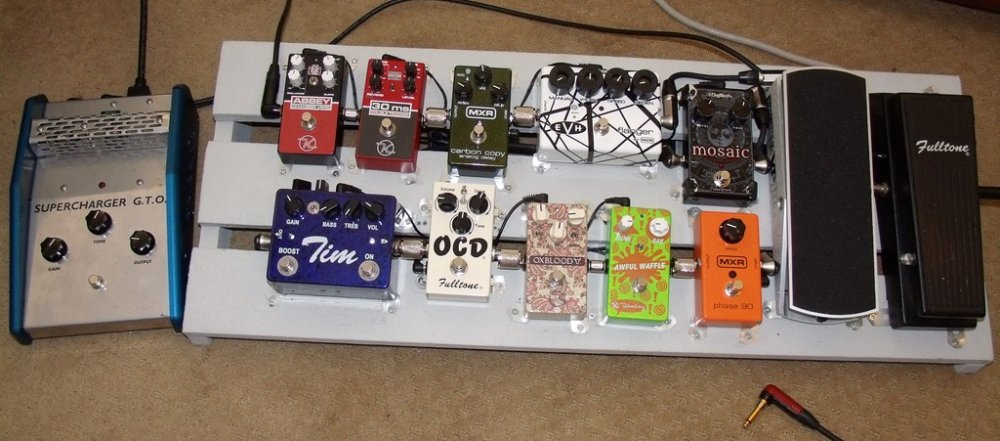 59f8facf9f951_Pedalboard3_26.17c_zpsq9zyqgqk.thumb.jpg.96f89812df65a618390f9f462a346fa7.jpg