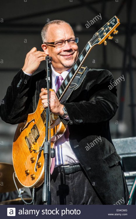 turin-italy-01st-may-2014-torino-jazz-festival-piazza-castello-the-E04CMG.jpg