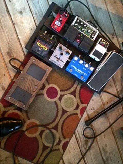 1720691596_Pedalboard1.jpg.bb3a3d9c4b9244e79b02c4ad4125a0c5.jpg