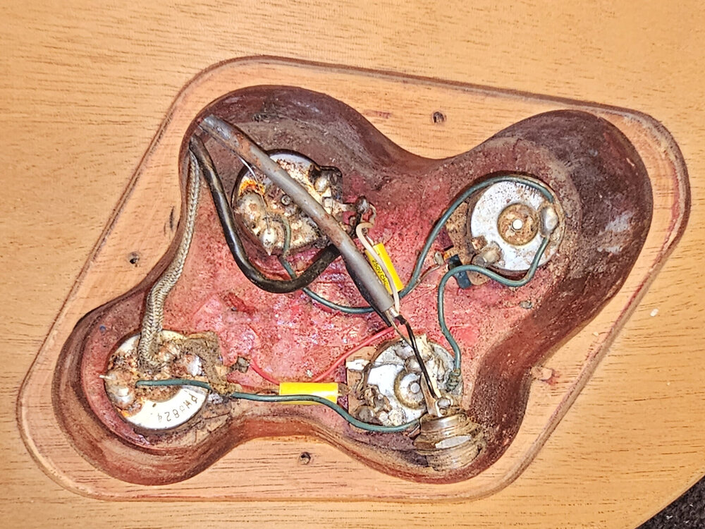 20231004@01-53-59-TERRIBLE SOLDERING CROPPED & REDUCED.jpg