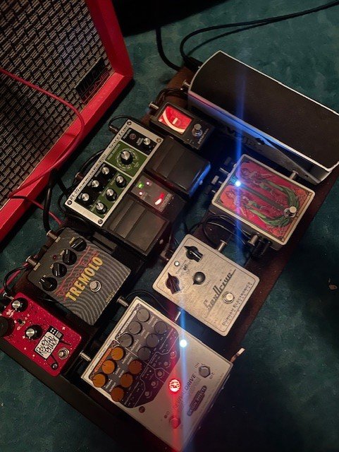 Pedalboard.jpg.0b6287d97d17df211c4697917f7efb36.jpg